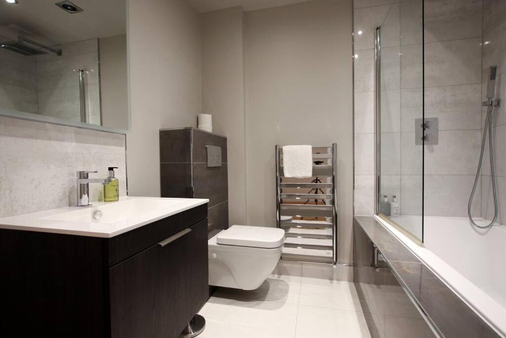 Stylish 2 Bed Home In The Heart Of Clifton Bristol Bagian luar foto
